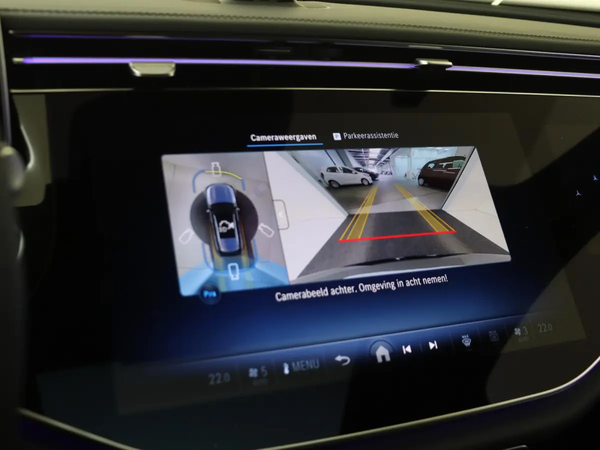 300 e AMG Line Panoramadak / Superscreen / Burmester / Memory Seats / 360 Camera / Nappa Leder / Head-Up