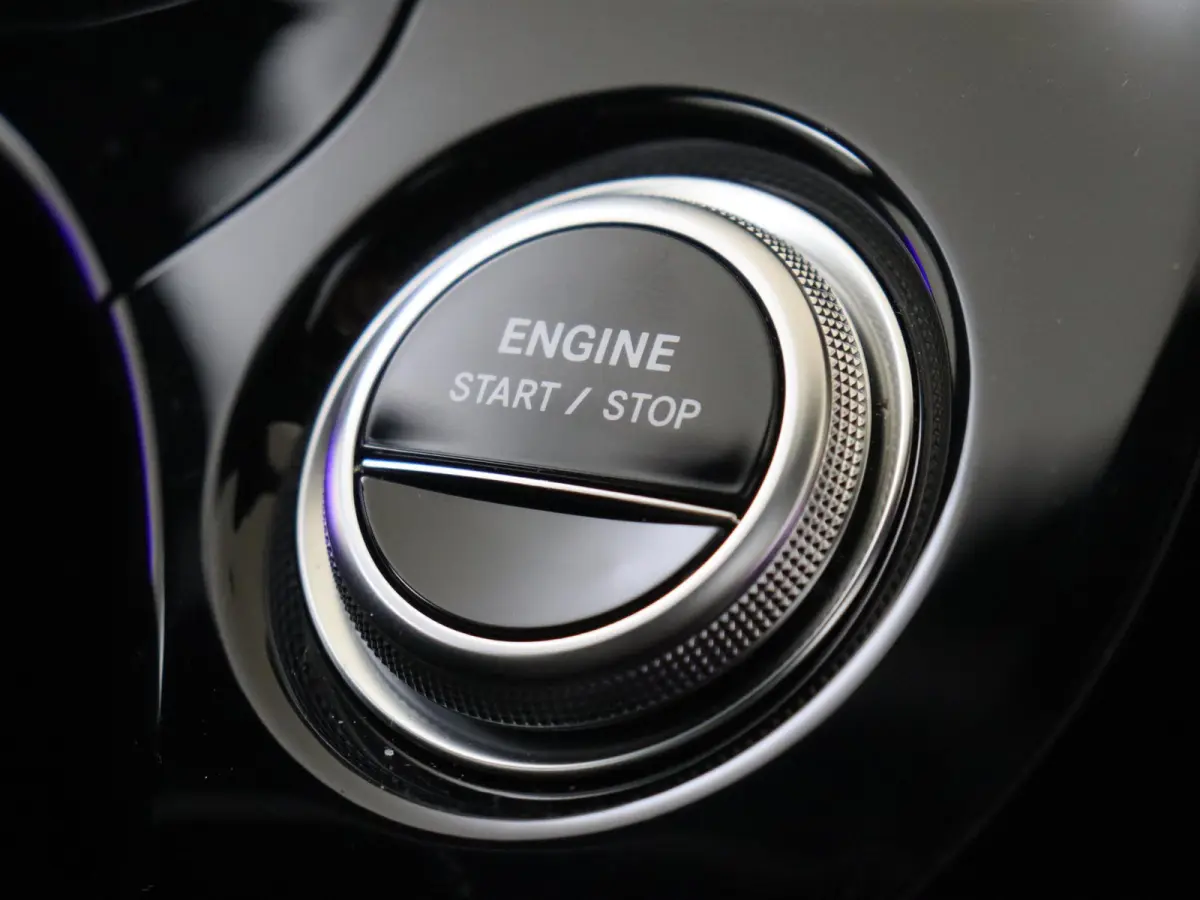 300 e AMG Line Panoramadak / Superscreen / Burmester / Memory Seats / 360 Camera / Nappa Leder / Head-Up