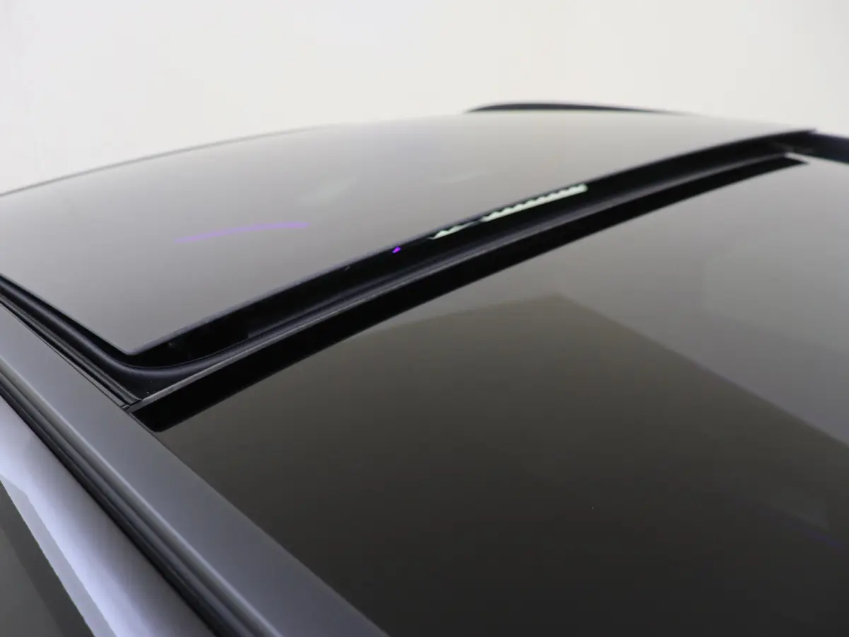 300 e AMG Line Panoramadak / Superscreen / Burmester / Memory Seats / 360 Camera / Nappa Leder / Head-Up