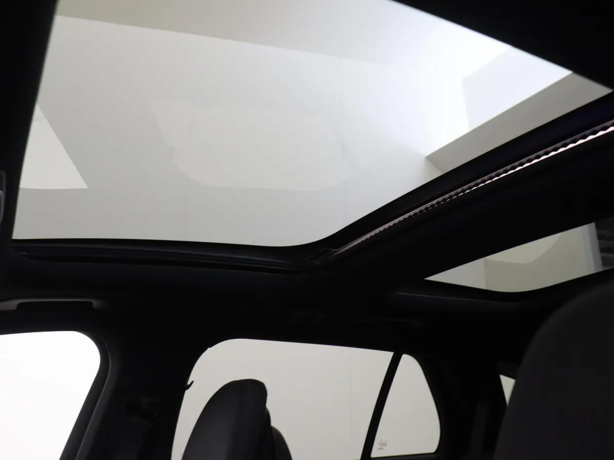300 e AMG Line Panoramadak / Superscreen / Burmester / Memory Seats / 360 Camera / Nappa Leder / Head-Up
