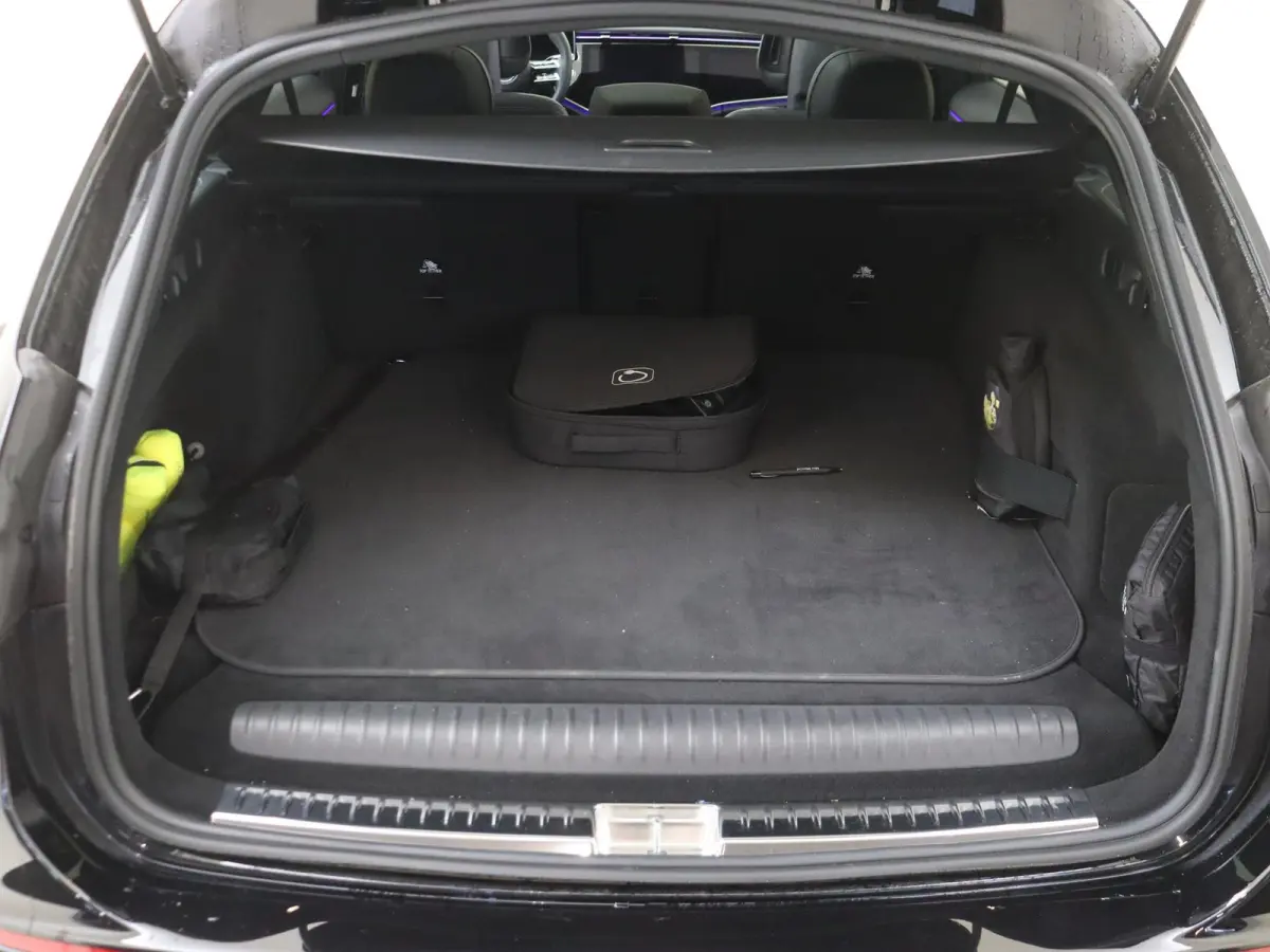 300 e AMG Line Panoramadak / Superscreen / Burmester / Memory Seats / 360 Camera / Nappa Leder / Head-Up
