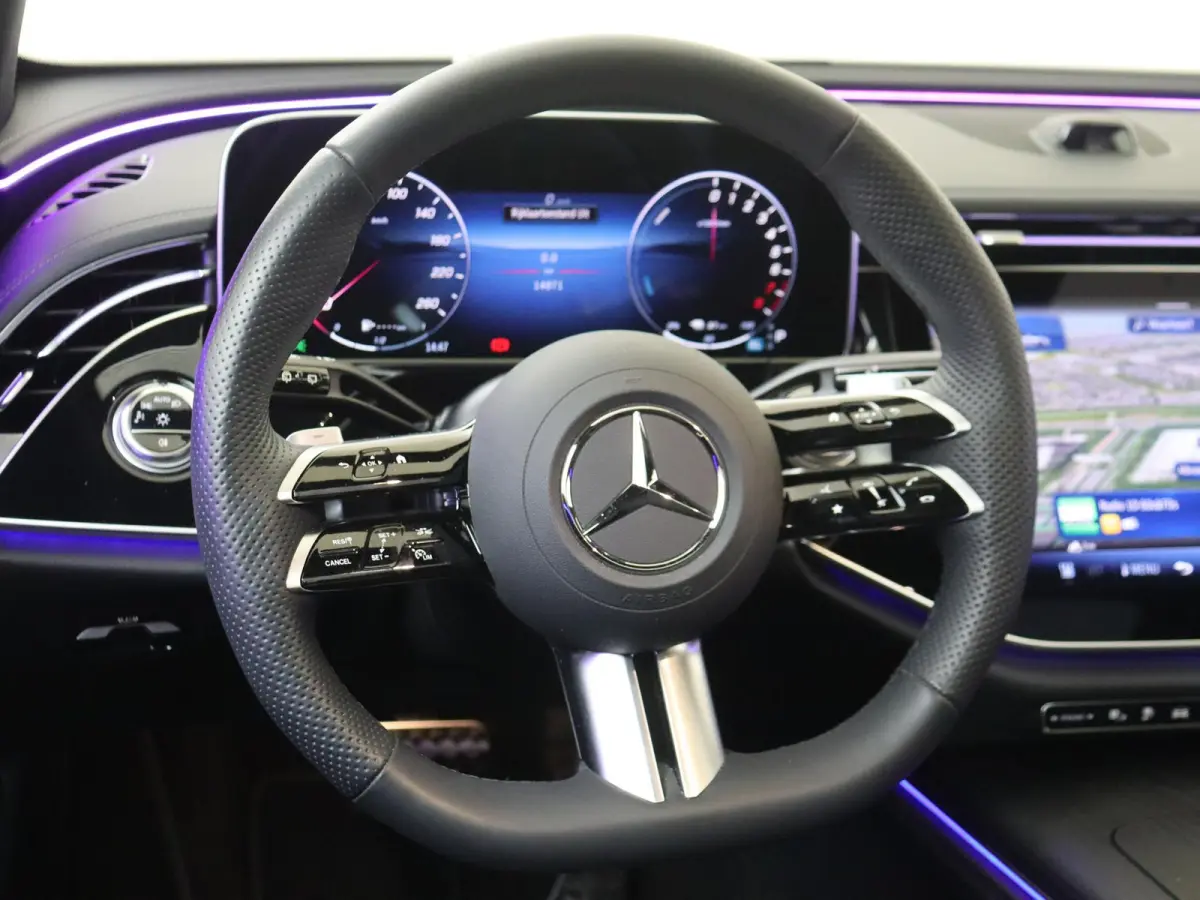 300 e AMG Line Panoramadak / Superscreen / Burmester / Memory Seats / 360 Camera / Nappa Leder / Head-Up