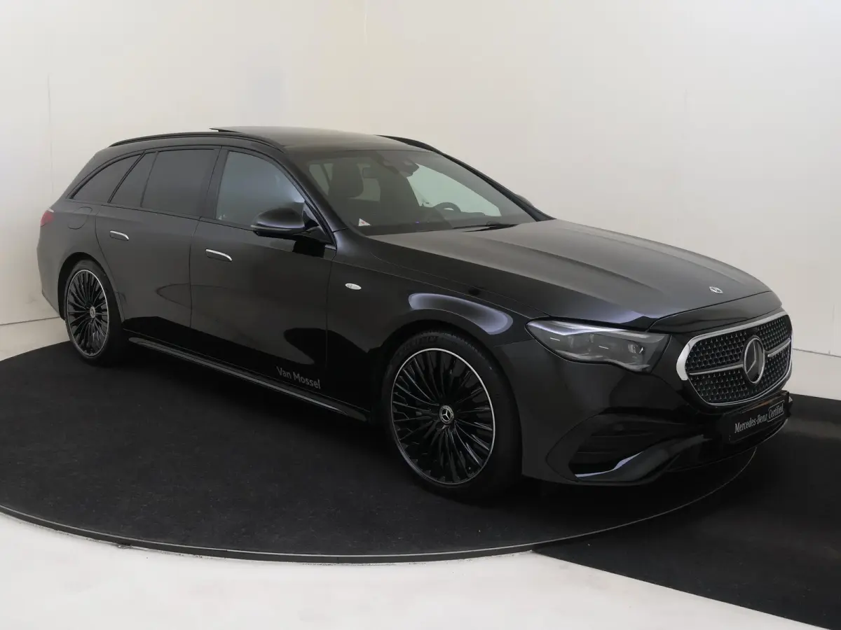 300 e AMG Line Panoramadak / Superscreen / Burmester / Memory Seats / 360 Camera / Nappa Leder / Head-Up