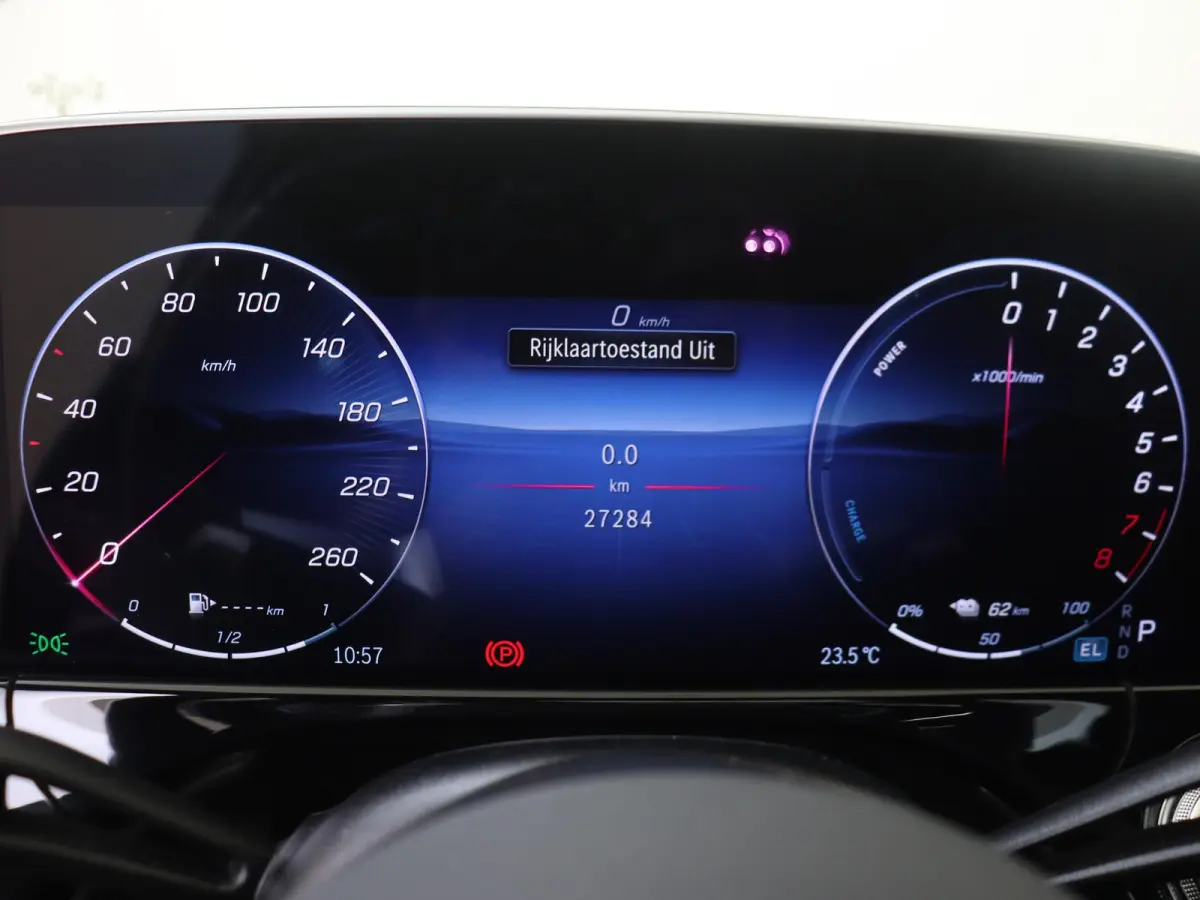 300 e AMG Line Panoramadak / Superscreen / Burmester / Memory Seats / 360 Camera / Nappa Leder / Head-Up