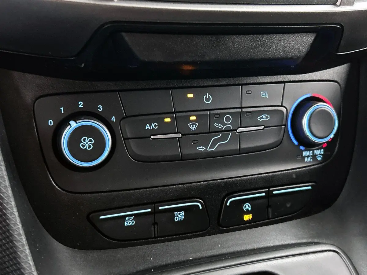 1.5 EcoBlue L2 Trend Automaat Airco Navigatie Cruise control Camera Parkeersensoren