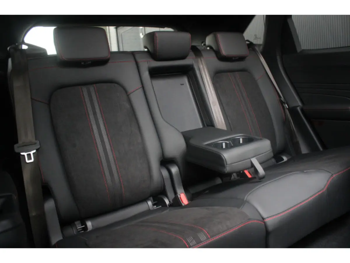 2.5 PHEV ST-Line X | Trekhaak | Panoramadak | Matrix LED | Black-Pack