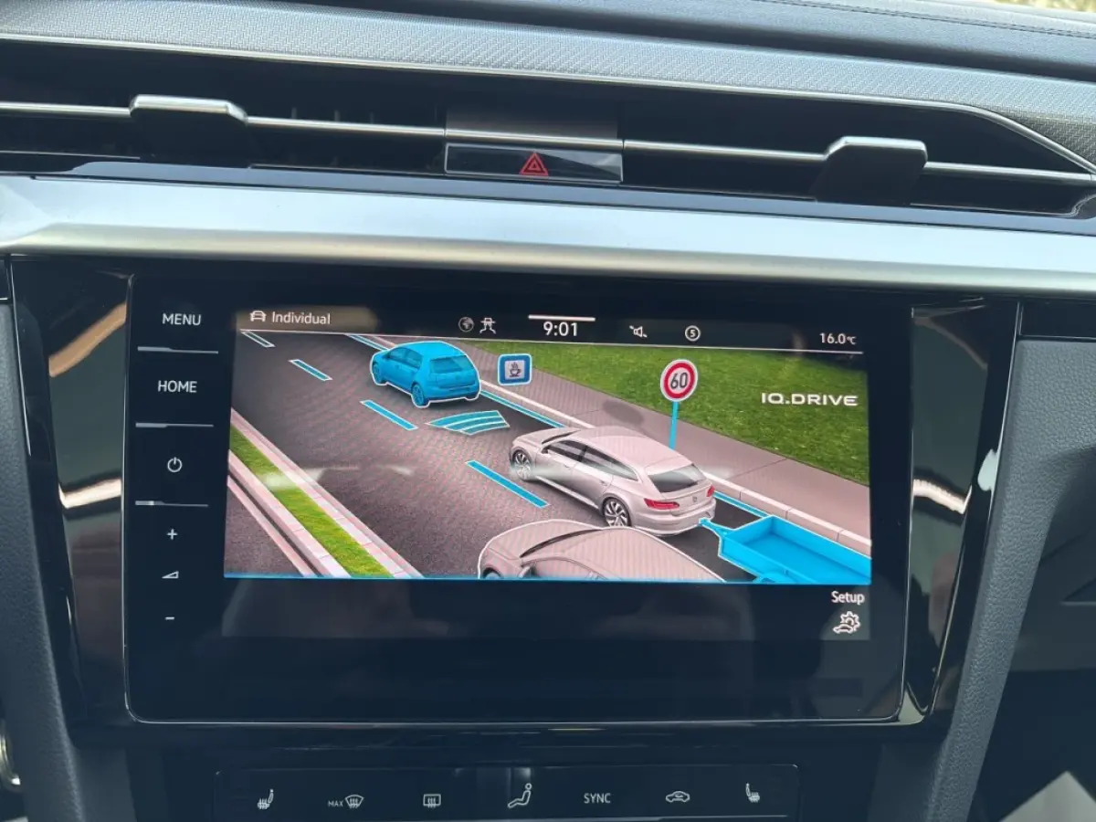 1.4 TSI R-LINE BUSINESS+ e-HYBRID PANO-DAK/TREKHAAK/LEDER/ACC/360CAMERA