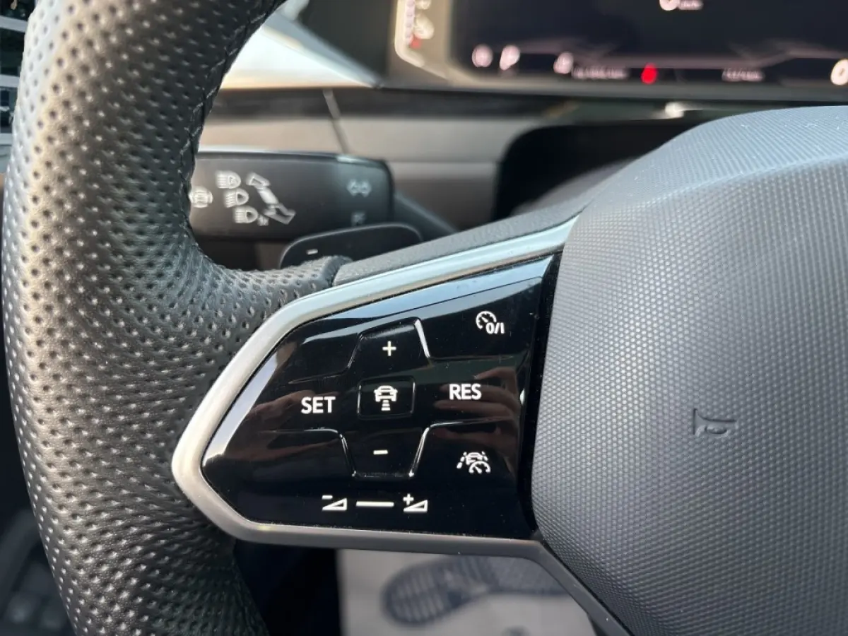 1.4 TSI R-LINE BUSINESS+ e-HYBRID PANO-DAK/TREKHAAK/LEDER/ACC/360CAMERA