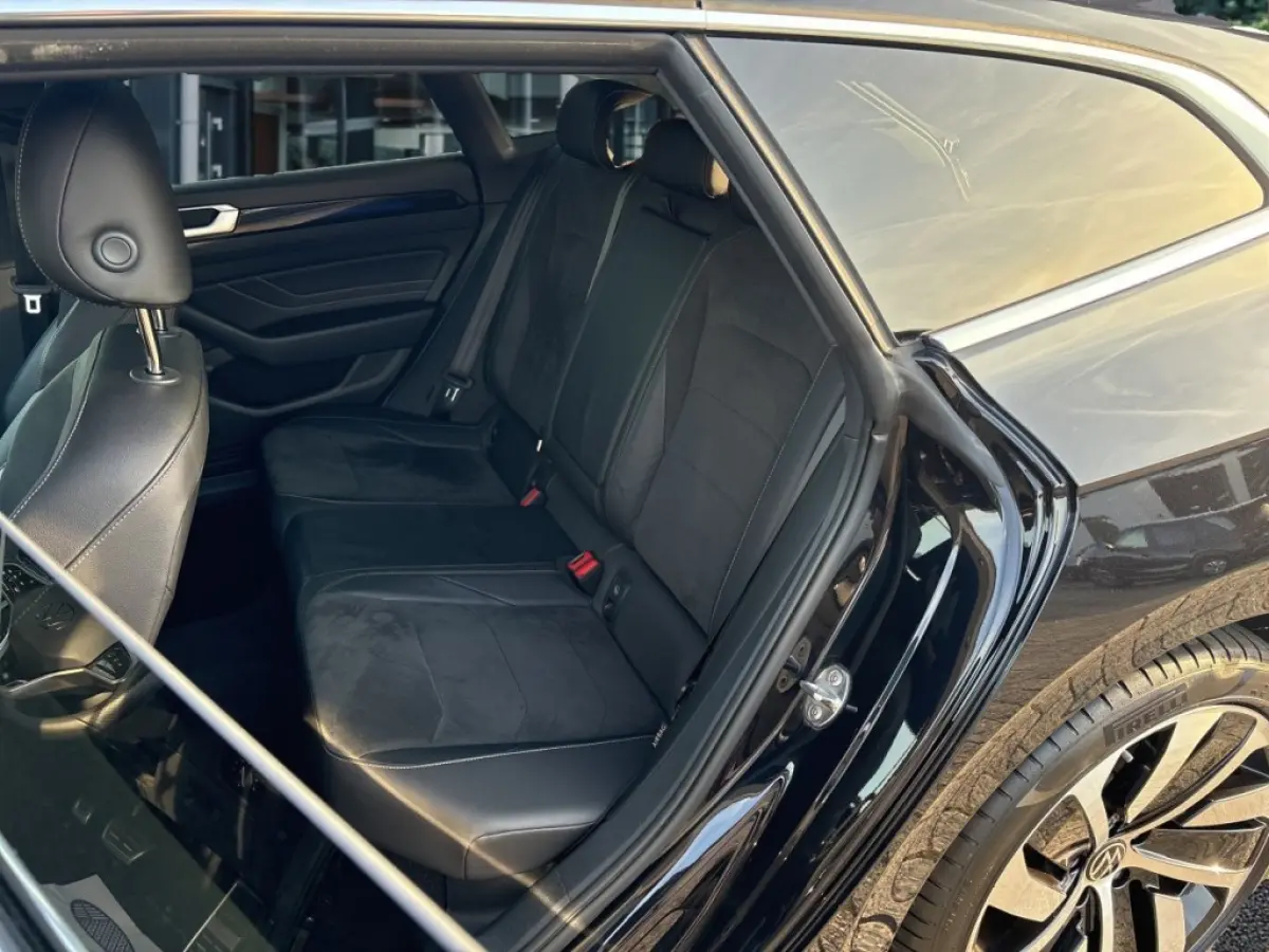 1.4 TSI R-LINE BUSINESS+ e-HYBRID PANO-DAK/TREKHAAK/LEDER/ACC/360CAMERA