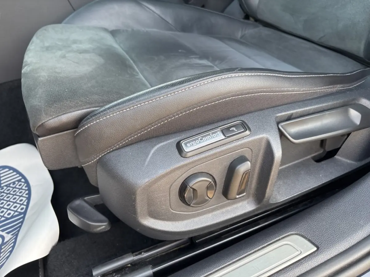 1.4 TSI R-LINE BUSINESS+ e-HYBRID PANO-DAK/TREKHAAK/LEDER/ACC/360CAMERA