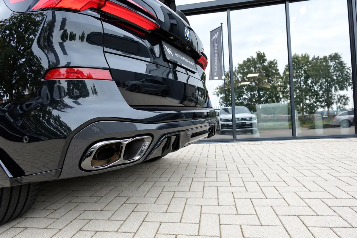 XDrive50e PANO KEYLESS SKYLOUNGE URBAN