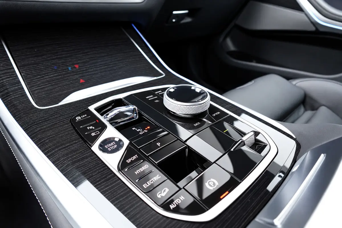 XDrive50e PANO KEYLESS SKYLOUNGE URBAN