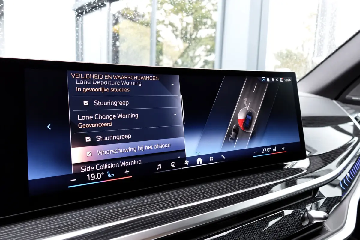 XDrive50e PANO KEYLESS SKYLOUNGE URBAN