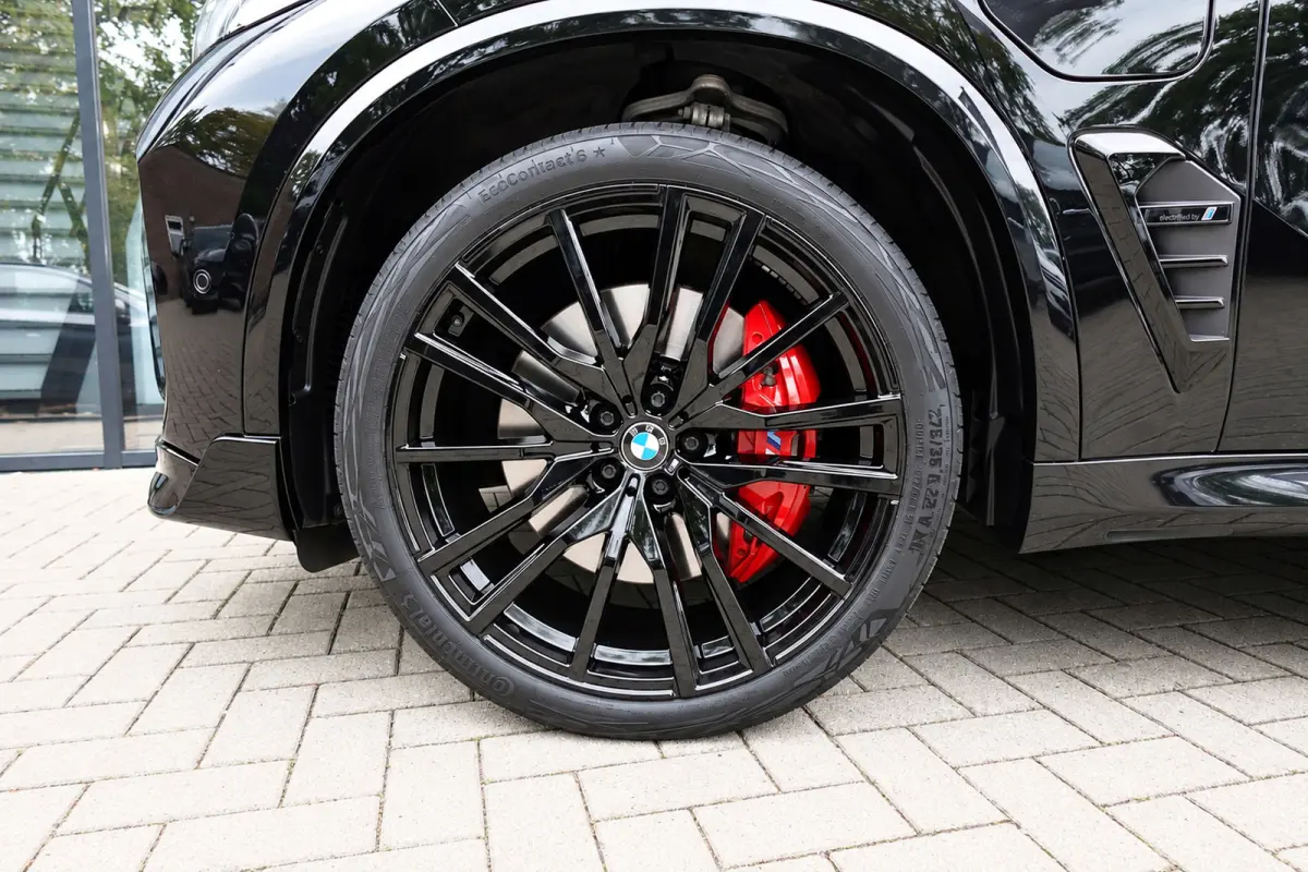 XDrive50e PANO KEYLESS SKYLOUNGE URBAN