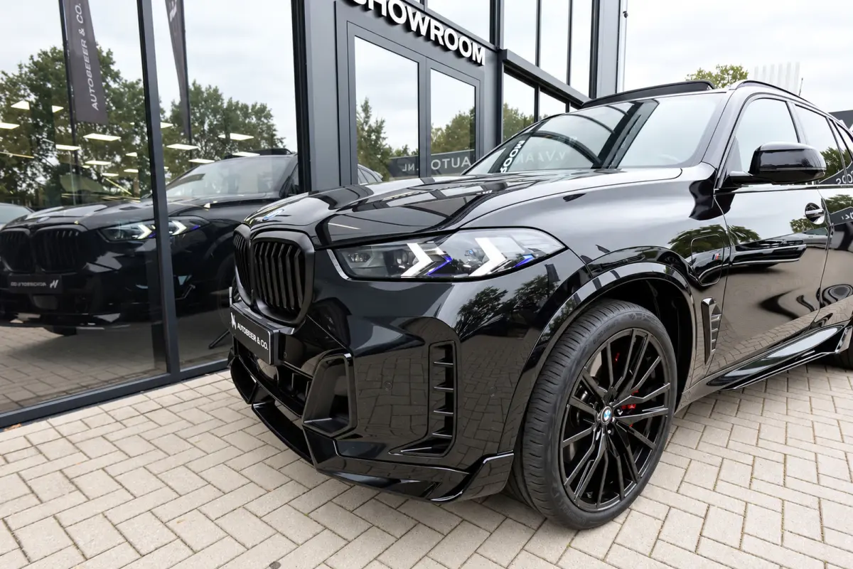 XDrive50e PANO KEYLESS SKYLOUNGE URBAN