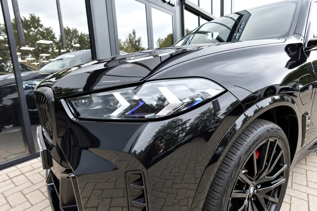 XDrive50e PANO KEYLESS SKYLOUNGE URBAN
