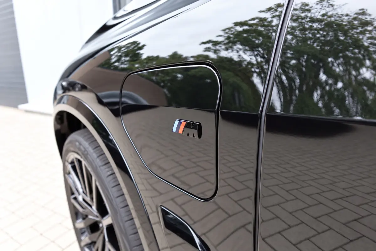 XDrive50e PANO KEYLESS SKYLOUNGE URBAN