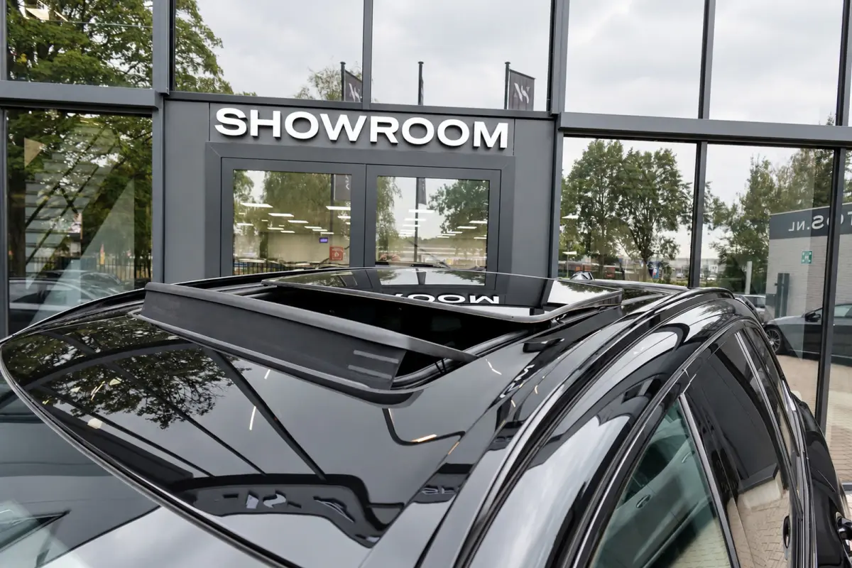 XDrive50e PANO KEYLESS SKYLOUNGE URBAN