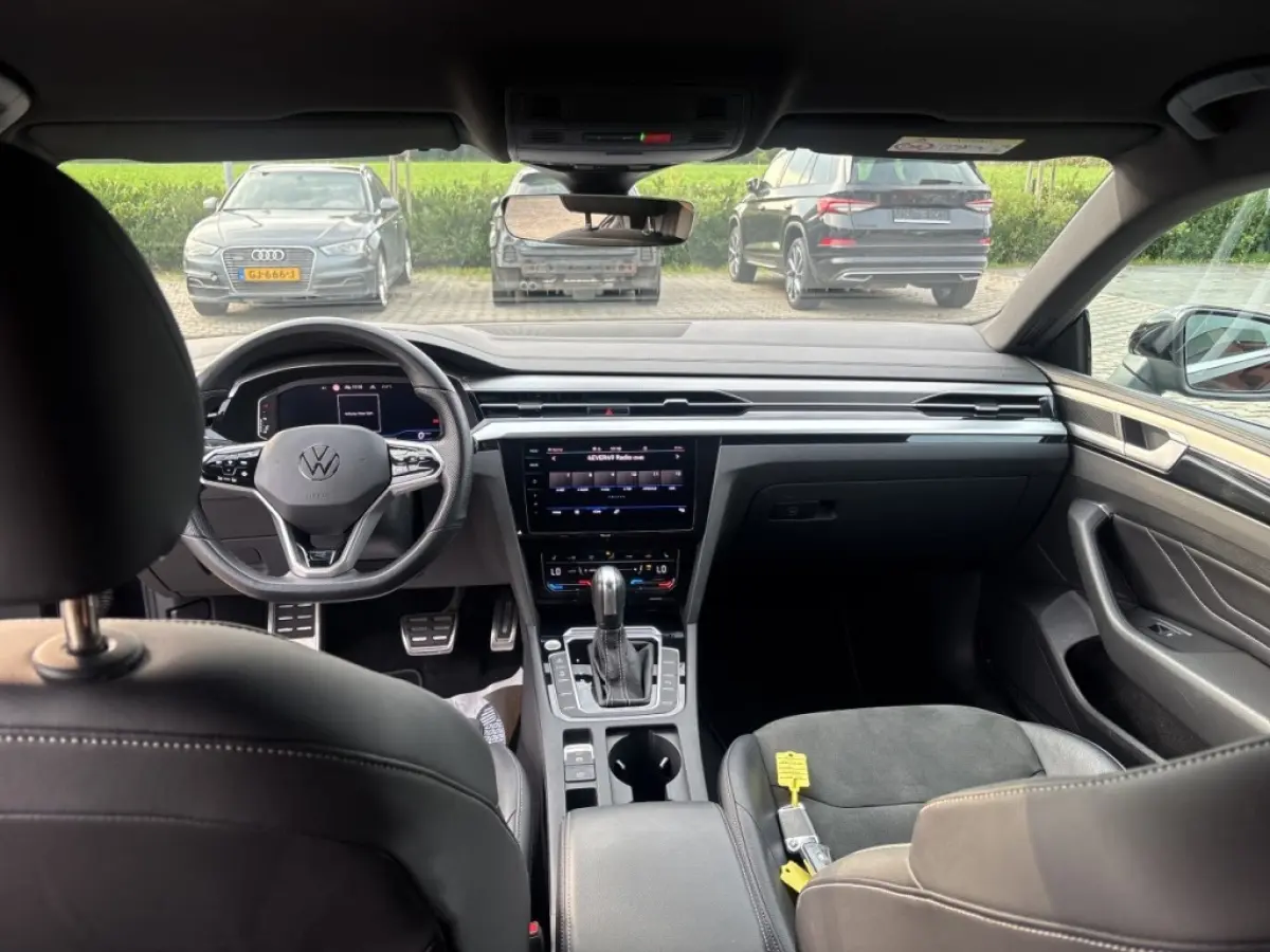 2.0 TDI R-LINE BUSINESS+ TREKHAAK/IQ-LIGHTS/ACC/CAMERA/STOELVERW