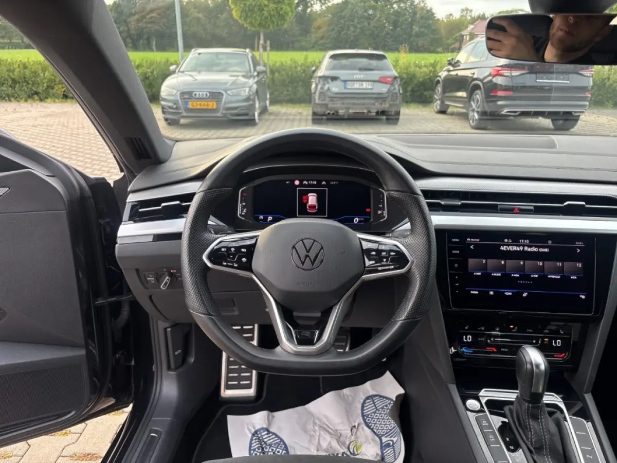 2.0 TDI R-LINE BUSINESS+ TREKHAAK/IQ-LIGHTS/ACC/CAMERA/STOELVERW