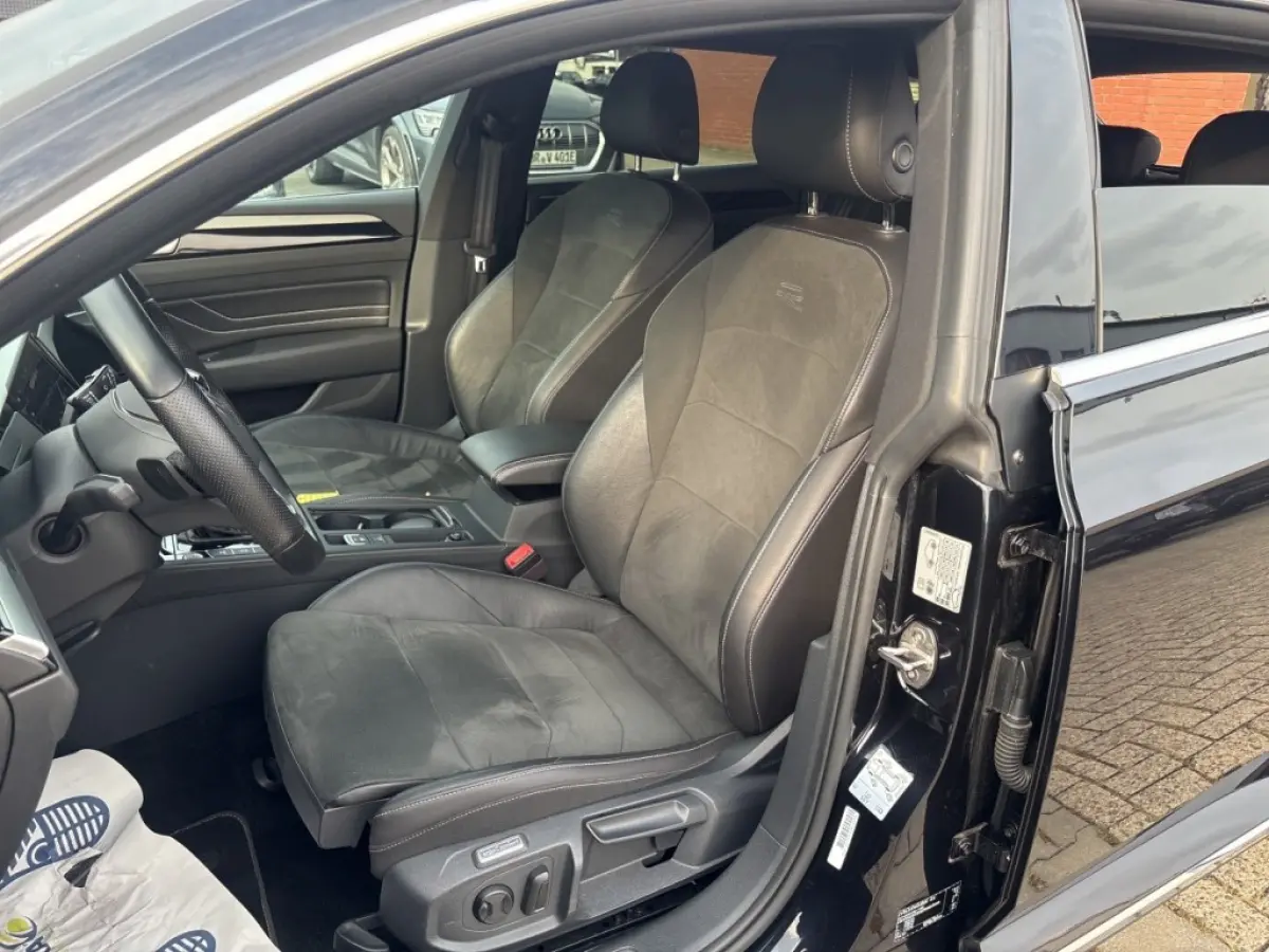 2.0 TDI R-LINE BUSINESS+ TREKHAAK/IQ-LIGHTS/ACC/CAMERA/STOELVERW