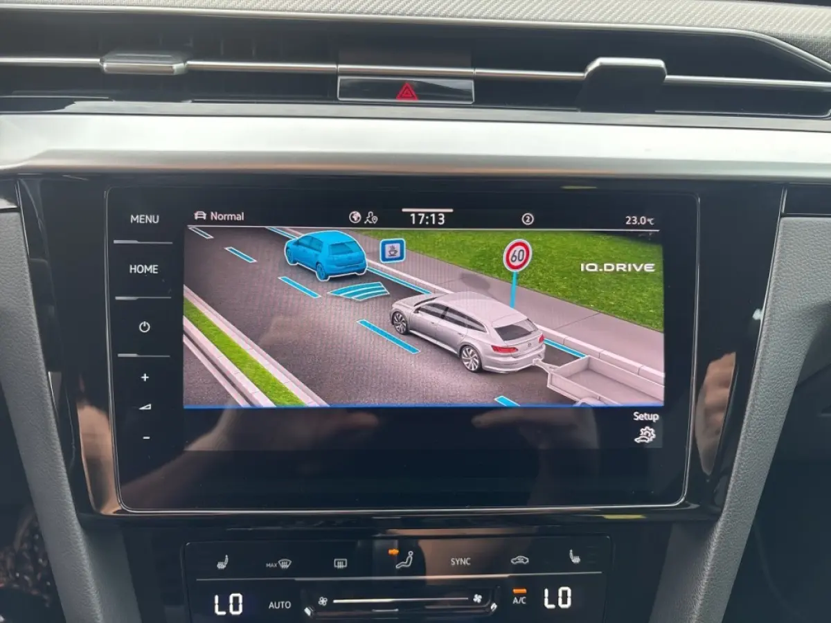 2.0 TDI R-LINE BUSINESS+ TREKHAAK/IQ-LIGHTS/ACC/CAMERA/STOELVERW