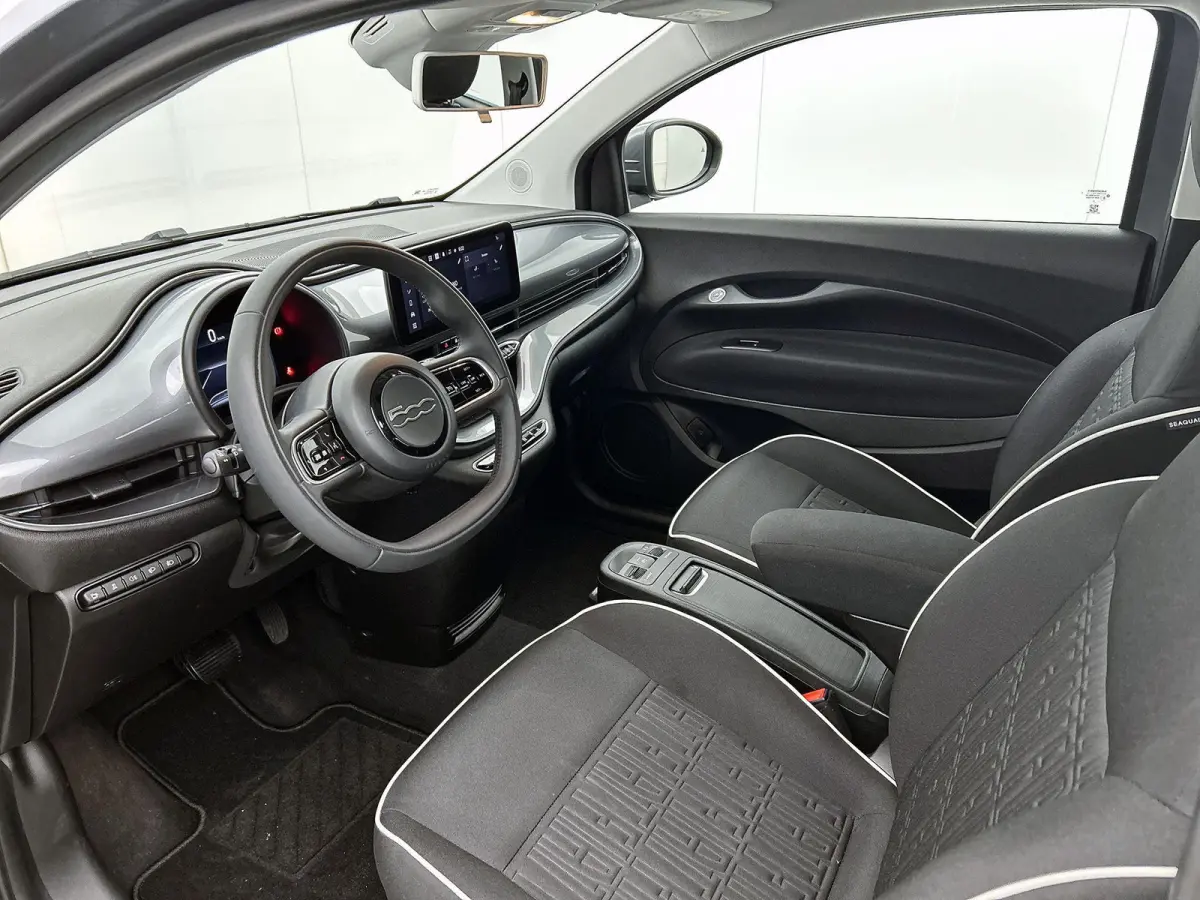 42 kWh 118pk Icon | Apple Carplay/Android Auto | Dodehoekdetectie | Camera | Stoelverwarming | Climate Control | Cruise Control |