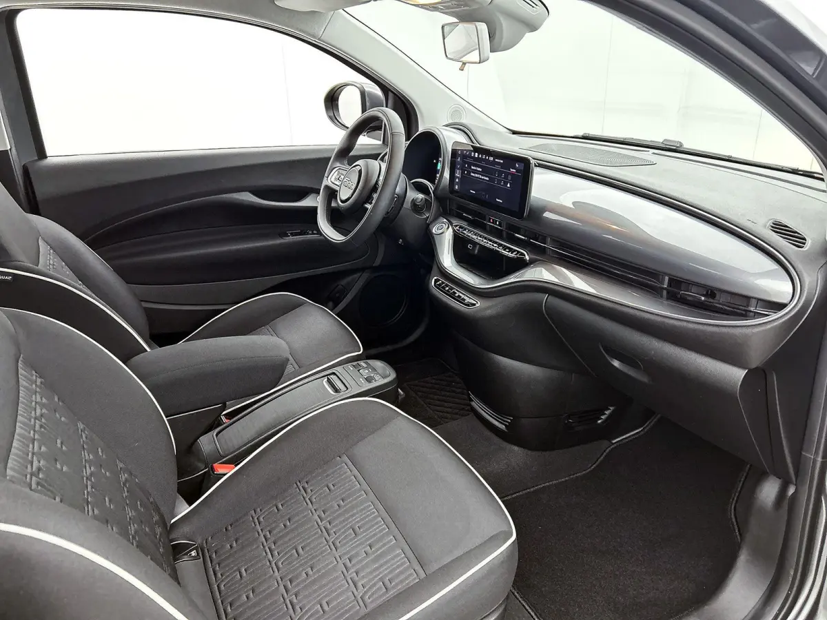 42 kWh 118pk Icon | Apple Carplay/Android Auto | Dodehoekdetectie | Camera | Stoelverwarming | Climate Control | Cruise Control |