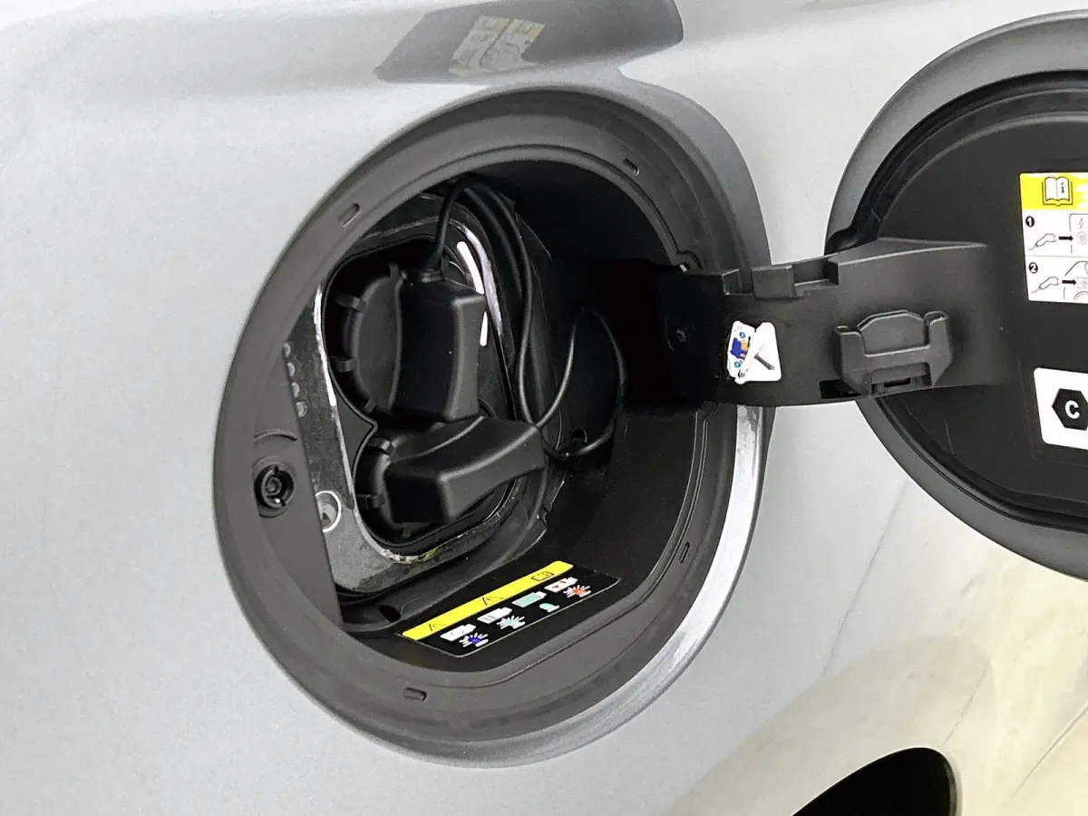 42 kWh 118pk Icon | Apple Carplay/Android Auto | Dodehoekdetectie | Camera | Stoelverwarming | Climate Control | Cruise Control |