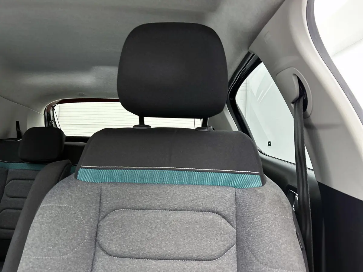 1.2 83pk Shine | 1ste Eigenaar | Navigatie | Apple Carplay/Android Auto | Armsteun | LED | Climate Control | Cruise Control | Camera | Privacy Glass | Navigatie | LMV | Isofix | Two-Tone |