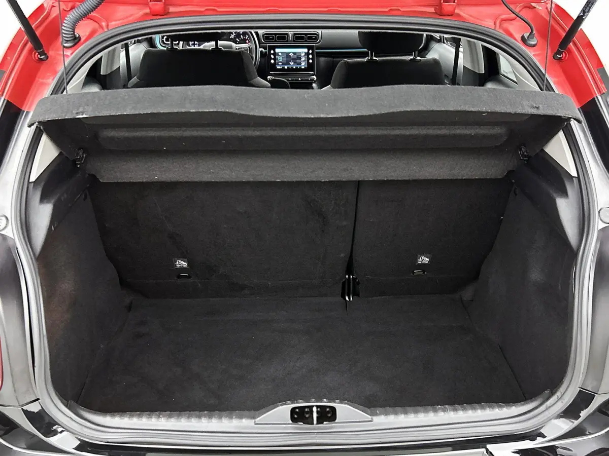 1.2 83pk Shine | 1ste Eigenaar | Navigatie | Apple Carplay/Android Auto | Armsteun | LED | Climate Control | Cruise Control | Camera | Privacy Glass | Navigatie | LMV | Isofix | Two-Tone |