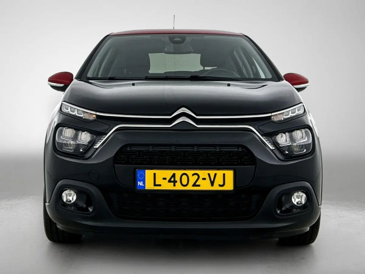 1.2 83pk Shine | 1ste Eigenaar | Navigatie | Apple Carplay/Android Auto | Armsteun | LED | Climate Control | Cruise Control | Camera | Privacy Glass | Navigatie | LMV | Isofix | Two-Tone |