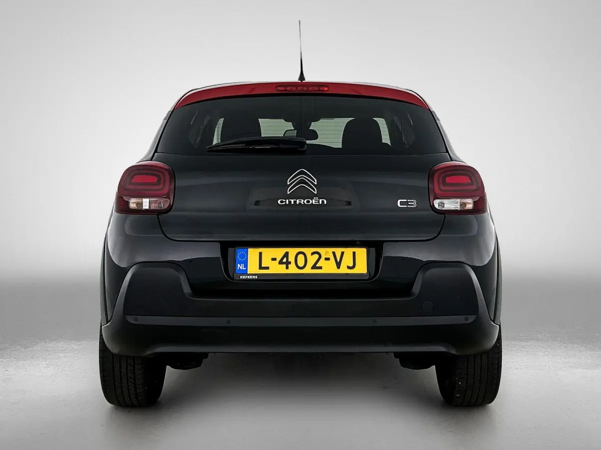 1.2 83pk Shine | 1ste Eigenaar | Navigatie | Apple Carplay/Android Auto | Armsteun | LED | Climate Control | Cruise Control | Camera | Privacy Glass | Navigatie | LMV | Isofix | Two-Tone |