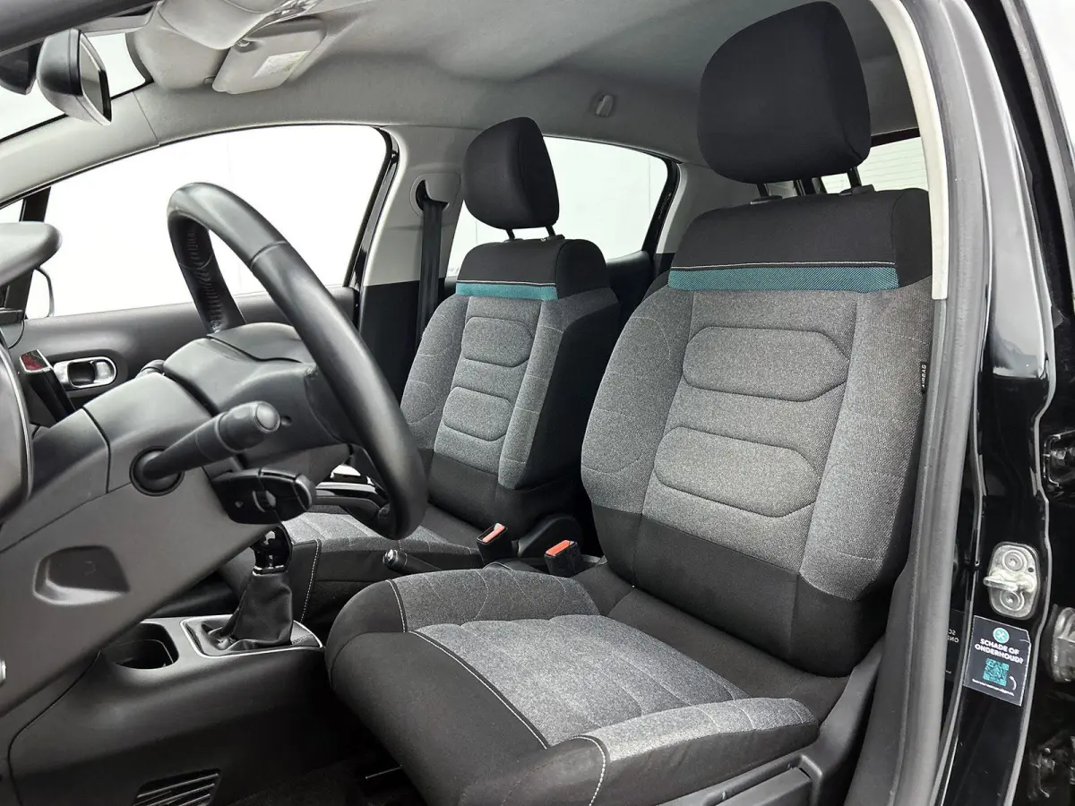 1.2 83pk Shine | 1ste Eigenaar | Navigatie | Apple Carplay/Android Auto | Armsteun | LED | Climate Control | Cruise Control | Camera | Privacy Glass | Navigatie | LMV | Isofix | Two-Tone |