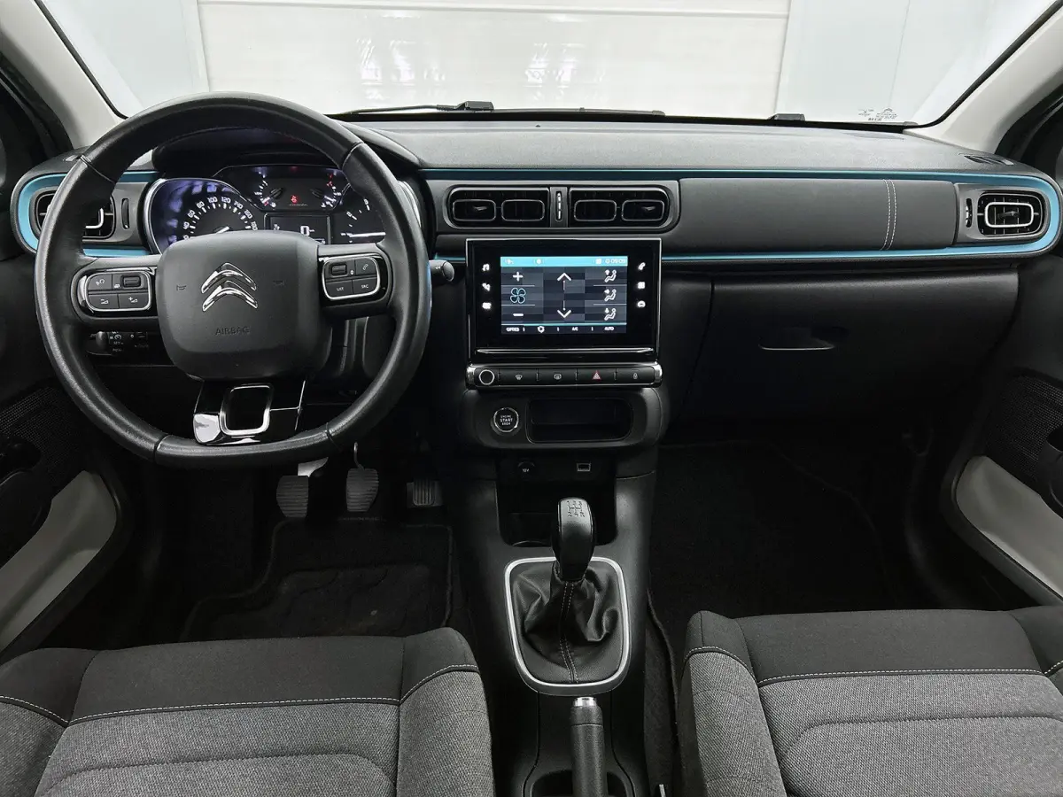 1.2 83pk Shine | 1ste Eigenaar | Navigatie | Apple Carplay/Android Auto | Armsteun | LED | Climate Control | Cruise Control | Camera | Privacy Glass | Navigatie | LMV | Isofix | Two-Tone |