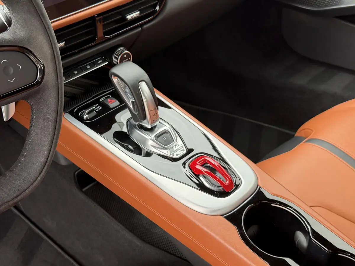 2.0 i4 First Edition | NL-Auto/Alcantara/KEF Premium/20-inch