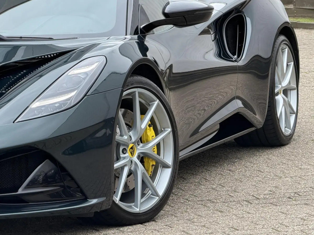 2.0 i4 First Edition | NL-Auto/Alcantara/KEF Premium/20-inch