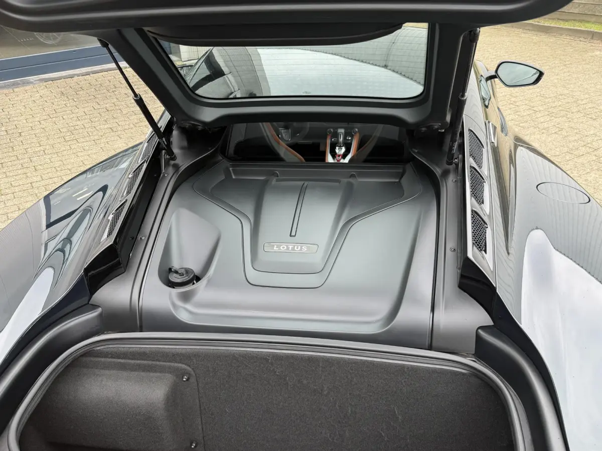 2.0 i4 First Edition | NL-Auto/Alcantara/KEF Premium/20-inch