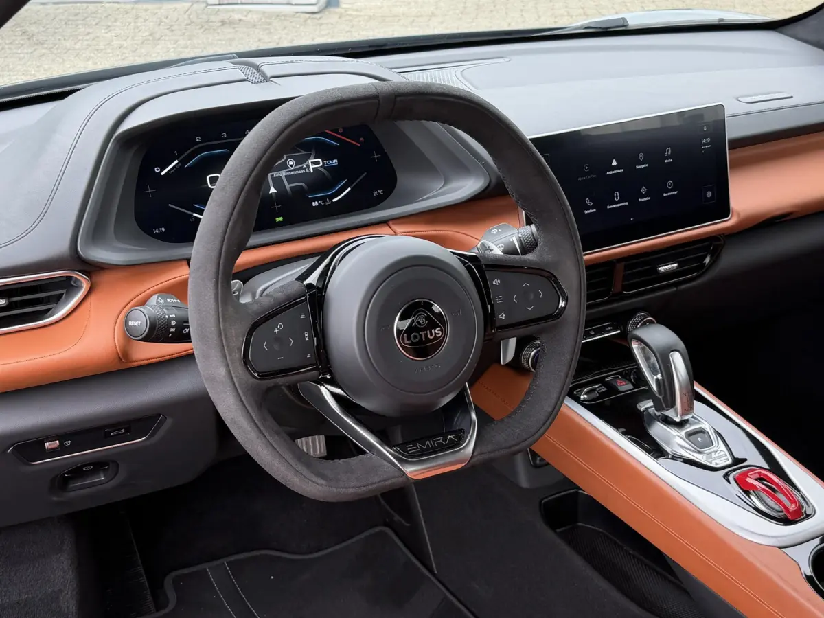 2.0 i4 First Edition | NL-Auto/Alcantara/KEF Premium/20-inch