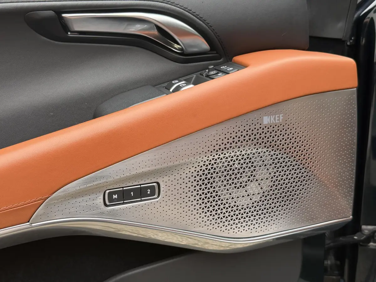 2.0 i4 First Edition | NL-Auto/Alcantara/KEF Premium/20-inch