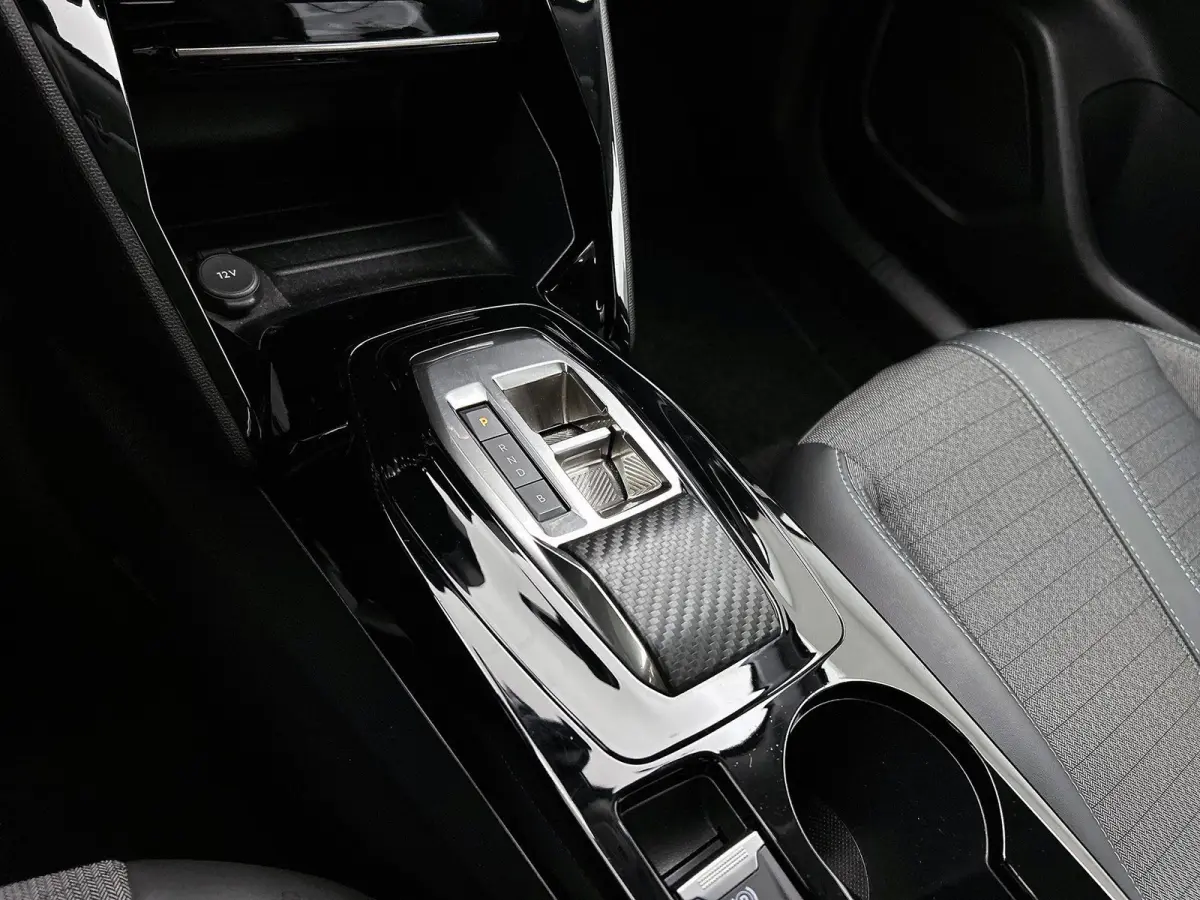 136pk EV Allure Pack 50 kWh Automaat | 1ste Eigenaar | Navigatie | Stoelverwarming | Climate Control | Cruise Control | Camera | 17"LMV | LED | Apple Carplay/Android Auto |