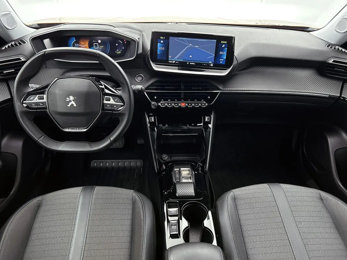 136pk EV Allure Pack 50 kWh Automaat | 1ste Eigenaar | Navigatie | Stoelverwarming | Climate Control | Cruise Control | Camera | 17"LMV | LED | Apple Carplay/Android Auto |