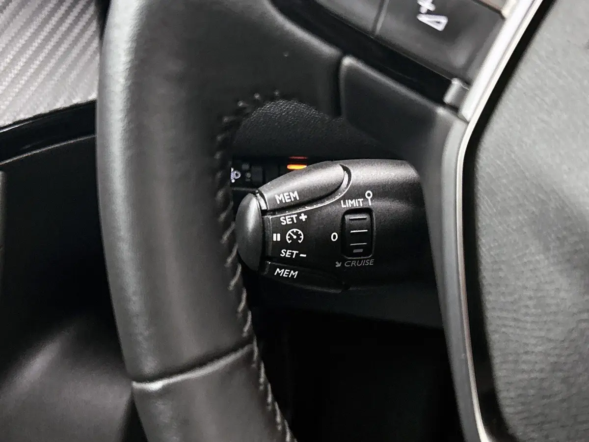 136pk EV Allure Pack 50 kWh Automaat | 1ste Eigenaar | Navigatie | Stoelverwarming | Climate Control | Cruise Control | Camera | 17"LMV | LED | Apple Carplay/Android Auto |