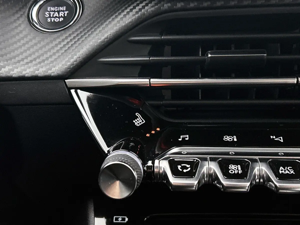 136pk EV Allure Pack 50 kWh Automaat | 1ste Eigenaar | Navigatie | Stoelverwarming | Climate Control | Cruise Control | Camera | 17"LMV | LED | Apple Carplay/Android Auto |