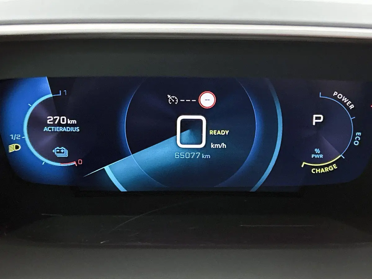 136pk EV Allure Pack 50 kWh Automaat | 1ste Eigenaar | Navigatie | Stoelverwarming | Climate Control | Cruise Control | Camera | 17"LMV | LED | Apple Carplay/Android Auto |