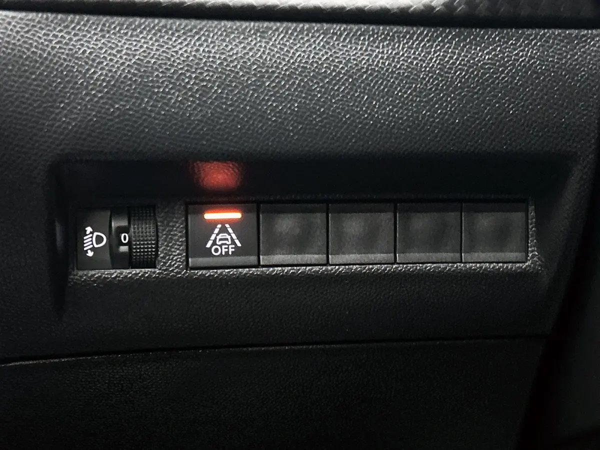 136pk EV Allure Pack 50 kWh Automaat | 1ste Eigenaar | Navigatie | Stoelverwarming | Climate Control | Cruise Control | Camera | 17"LMV | LED | Apple Carplay/Android Auto |