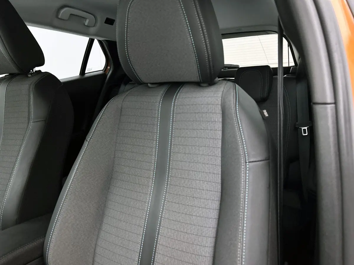136pk EV Allure Pack 50 kWh Automaat | 1ste Eigenaar | Navigatie | Stoelverwarming | Climate Control | Cruise Control | Camera | 17"LMV | LED | Apple Carplay/Android Auto |