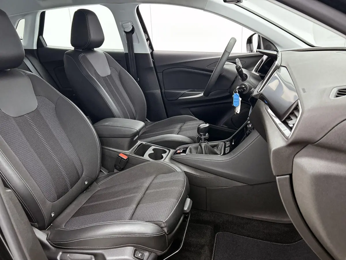 1.2 130pk | Trekhaak | Verstelbare Lendensteunen | Apple Carplay/Android Auto | Stoel-/Stuurverwarming | Parkeersensoren |