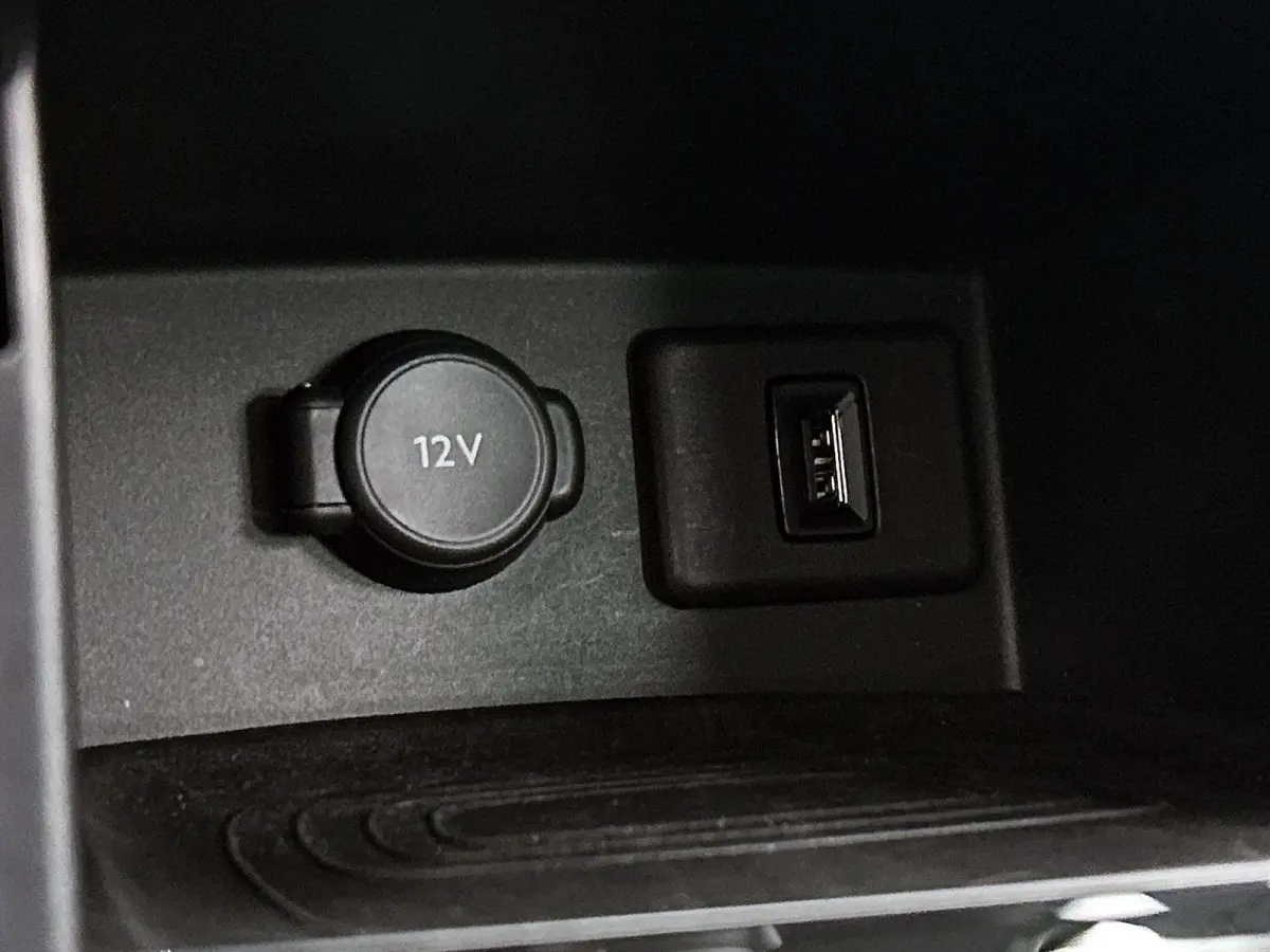 1.2 130pk | Trekhaak | Verstelbare Lendensteunen | Apple Carplay/Android Auto | Stoel-/Stuurverwarming | Parkeersensoren |