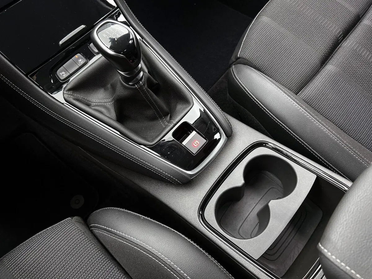 1.2 130pk | Trekhaak | Verstelbare Lendensteunen | Apple Carplay/Android Auto | Stoel-/Stuurverwarming | Parkeersensoren |